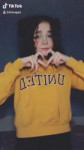 Yellow hoodie (3).mp4