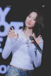 260131-kazuha-easy-crazy-hot-encore-in-seoul-day-1-v0-fqp2s9tccvig1.webp