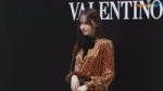 아이브 리즈·레이, 메종 발렌티노 포토월 행사🎥IVE LIZ·REI VALENTINO Fireflies Event 2026.3.20 Newsen [TzJ17pLkg14]-3.webm